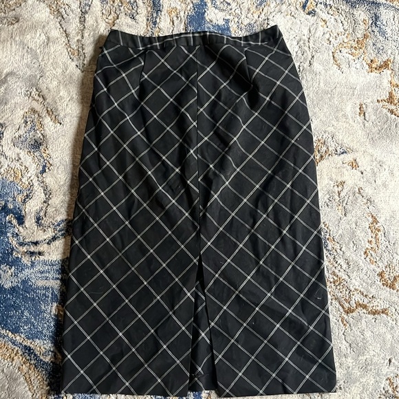 Esprit de Corp Gray Skirt - Picture 4 of 6